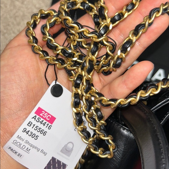 Chanel small Kelly bag. Black calf leather - Picture 15 of 17